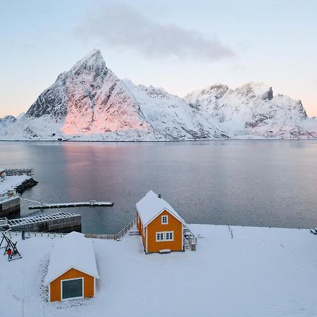 The Famous Yellow House Reine Εξωτερικό φωτογραφία
