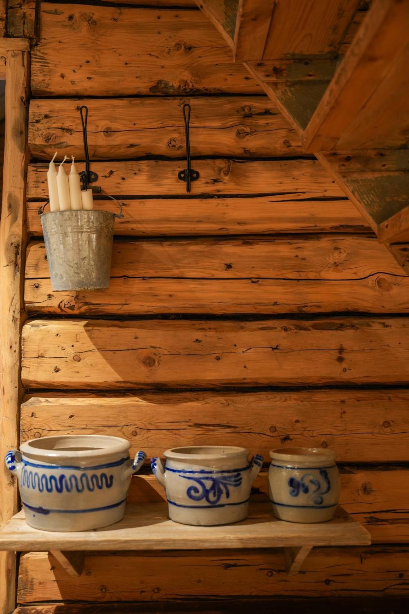 The Famous Yellow House Reine Εξωτερικό φωτογραφία